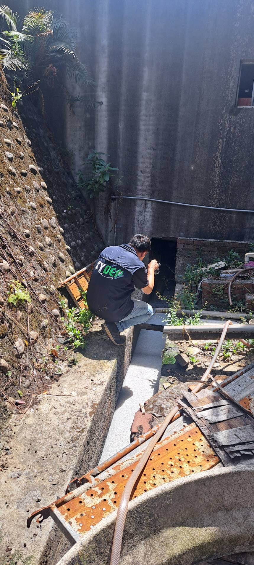 環保局當日火速稽查無所遁形 豆干工廠違規排放廢水重罰 (1).jpg
